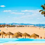 On The Beach,pool,wifi,garage,valencia